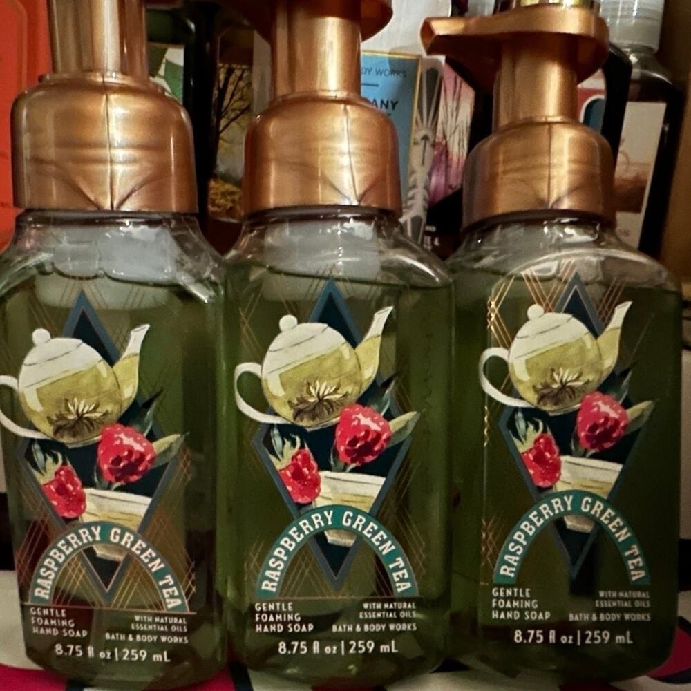 Bath and Body Works‎ Raspberry Green Tea Gentle Foaming Hand Soap Set of 3